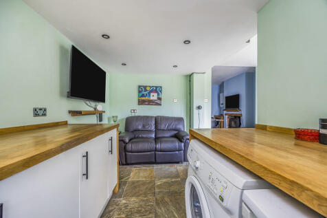 33 Gladstone Road...