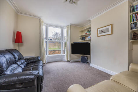 33 Gladstone Road...