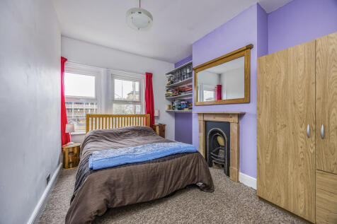 33 Gladstone Road...