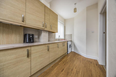 3 Newstead Road, ...