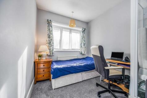 13 Beaufort Road,...