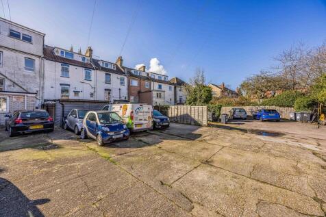 21 Norwich Avenue...