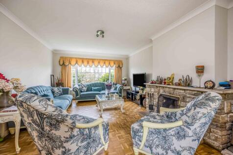 4 Midwood Avenue,...