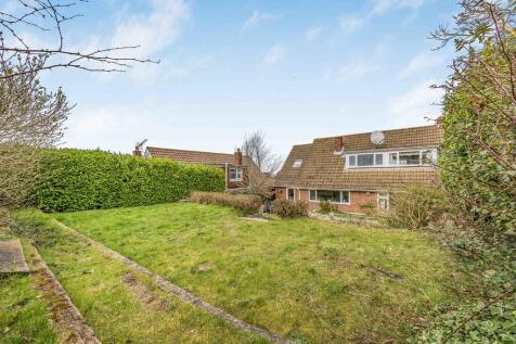 4 Midwood Avenue,...