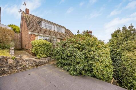 4 Midwood Avenue,...