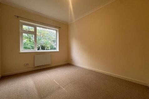 IMG-20251028-WA00...