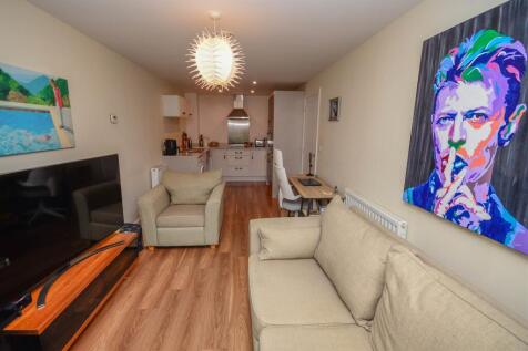 Open Lounge Kitchen