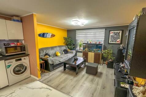 Open Lounge Kitchen