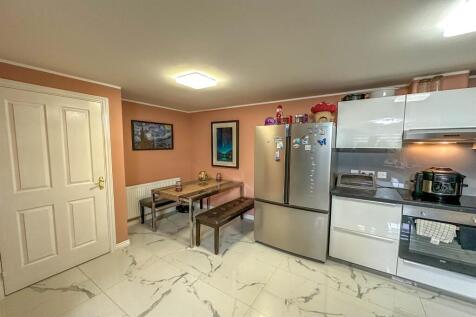 Open Lounge Kitchen