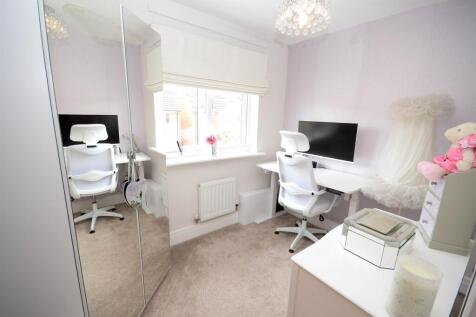 Front Bedroom 