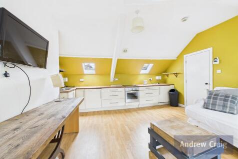 Lounge/Kitchen
