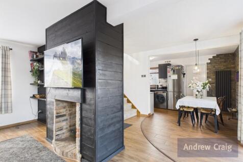 Lounge/Dining Area