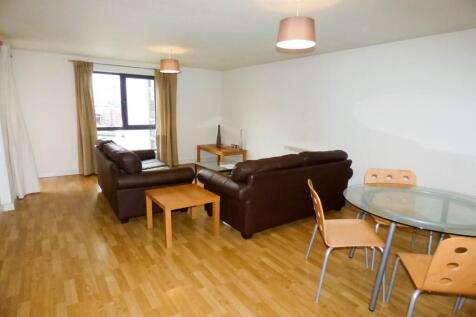Lounge/Dining