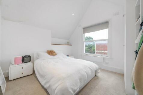 Bedroom (1).jpg