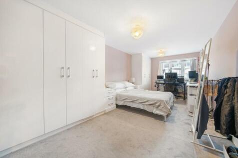 Bedroom 2.jpg
