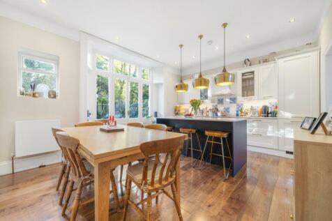 Kitchen (3).jpg