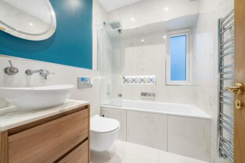 Bathroom.jpg