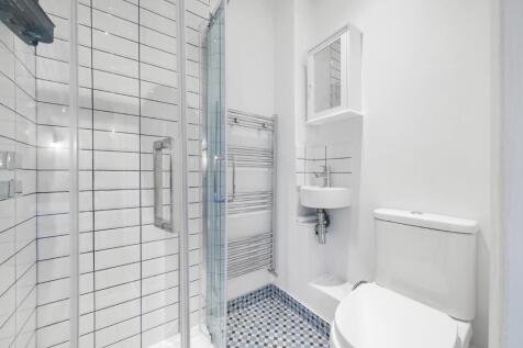 Bathroom 2.jpg