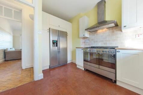 KITCHEN 2.jpeg