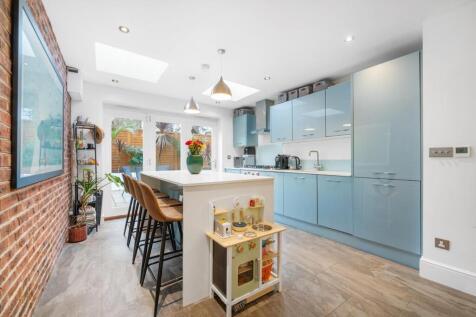 .Kitchen.jpg