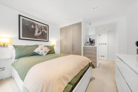 Bedroom 1 (2).jpg