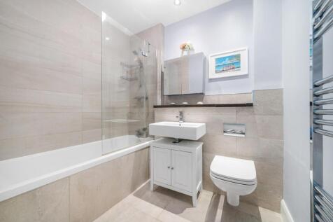 Bathroom.jpg