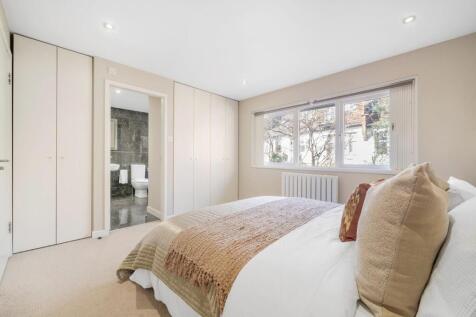 Bedroom 1 (2).jpg