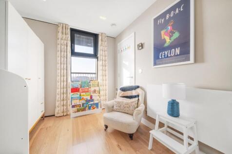 Bedroom 2 (2).jpg