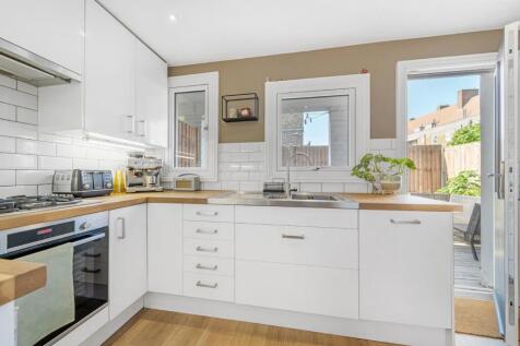 Kitchen.JPG