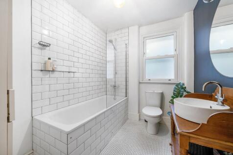 Bathroom.JPG