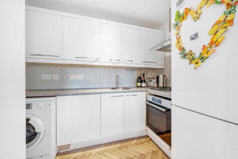 Kitchen.JPG