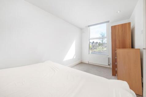 Bedroom 2 (2).jpg