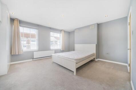 Bedroom 1.jpg