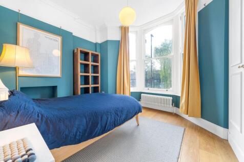 Bedroom 1.jpg