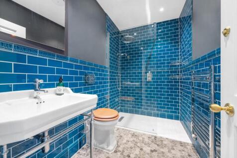 Bathroom.jpg