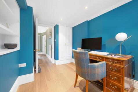 Bedroom 2 (2).jpg