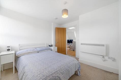 Bedroom (2).jpg
