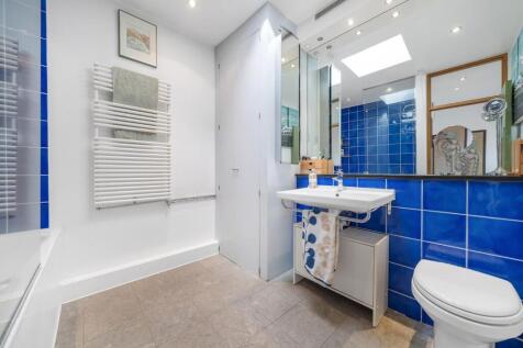 Bathroom.jpg