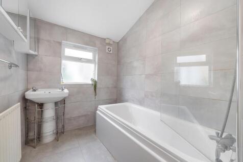 Bathroom.JPG