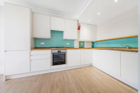 Kitchen (3).JPG