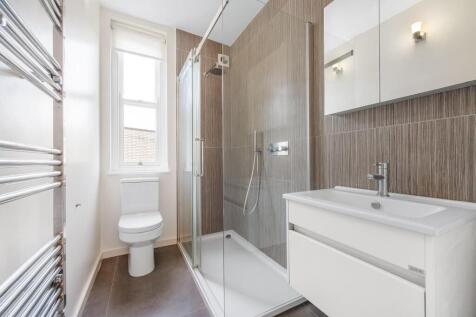Ensuite.JPG