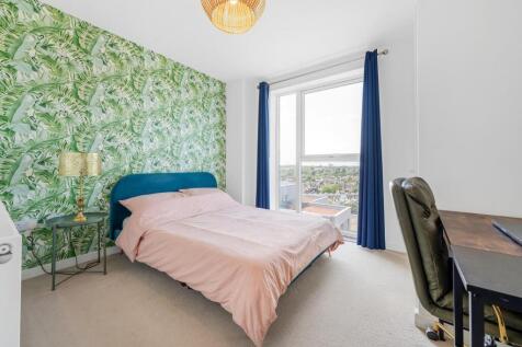 Principal bedroom