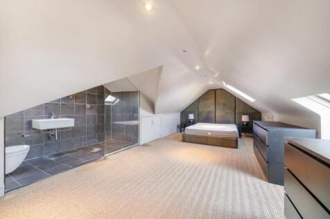 Bedroom 1.jpg