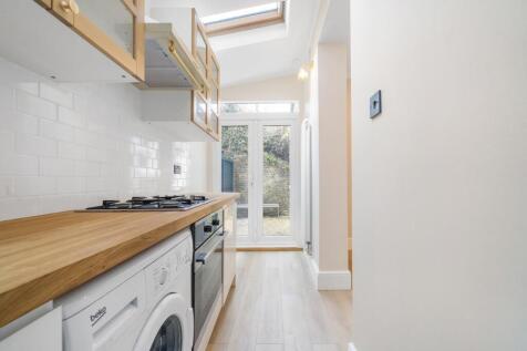 Kitchen (2).jpg
