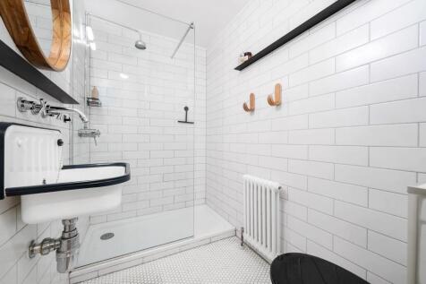 Bathroom.JPG