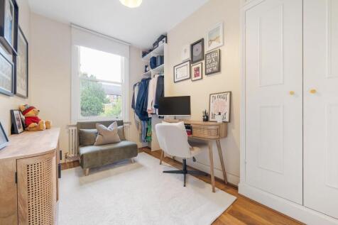 Bedroom 2.JPG