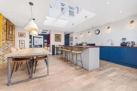 Kitchen (4).JPG