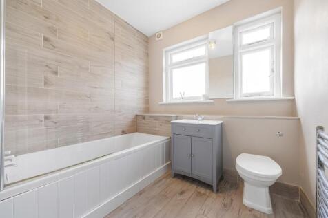 Bathroom.JPG