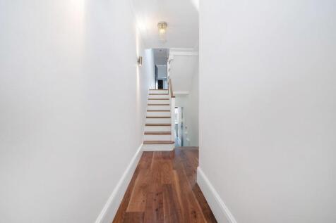 Hallway (1).JPG