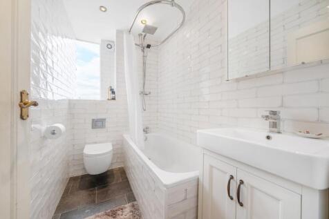 Bathroom.JPG